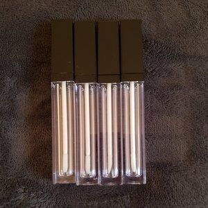 Lip-Gloss Tubes (110 total)